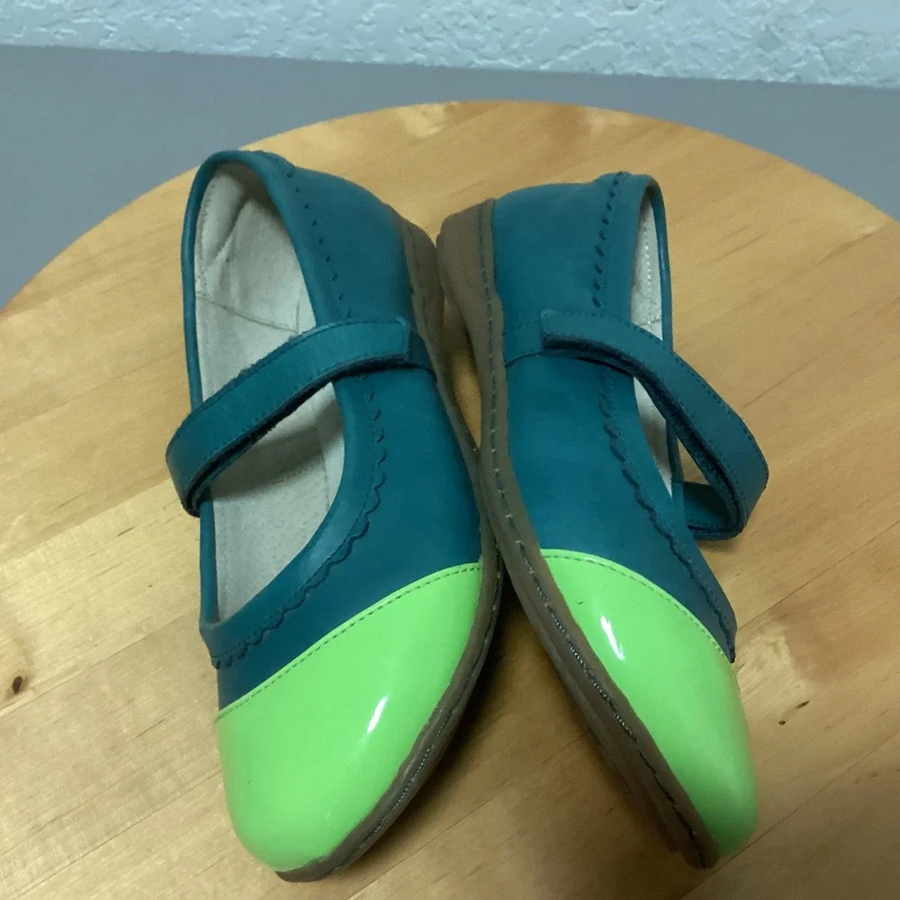 LIVIE & LUCA Teal Neon Green Patent Toe Strap Mary Jane Shoes Kids‎ Size 1